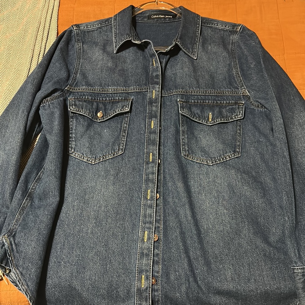 Calvin Klein Jeans dark blue denim top with black label - Picture 2 of 6